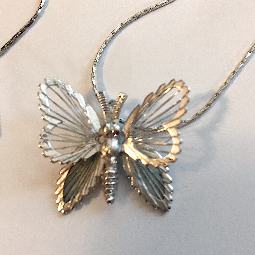 Vintage Monet silver tone butterfly necklace - Picture 6 of 6